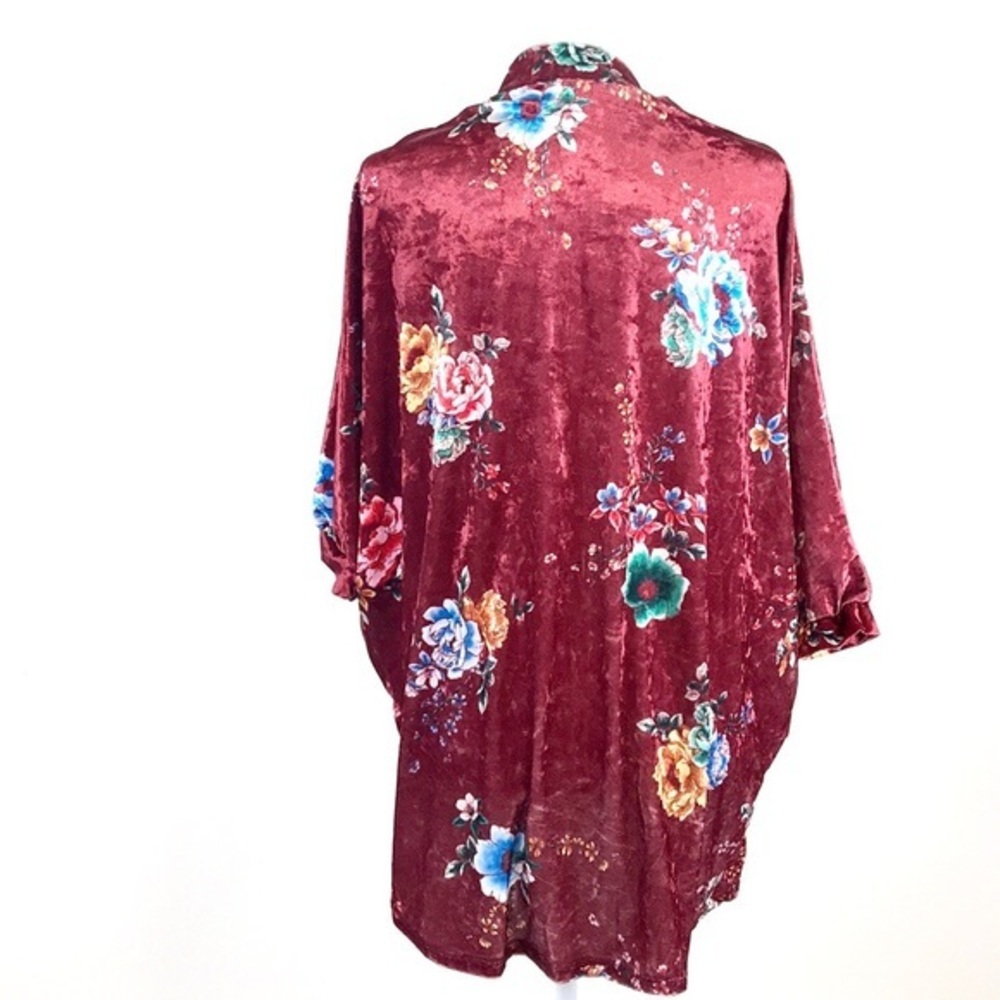 Final price. PROJECT 28 NYC Printed Crushed Velvet Kimono. - Picture 5 of 9